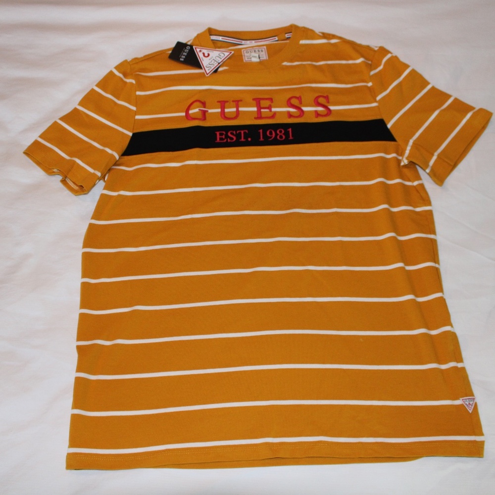 GUESS short sleeve T-shirt